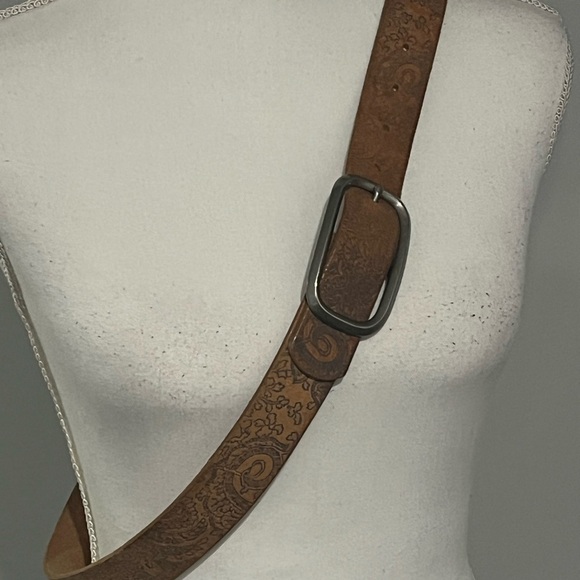 Bundle of 2 leather belts, one dark brown and one light brown size XL - Picture 2 of 5